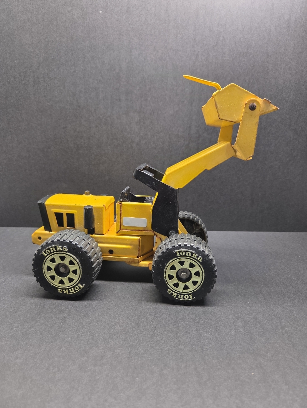 Vintage Early 70s  TONKA Front End Loader #52900 Pressed Steel Some Rust Works!